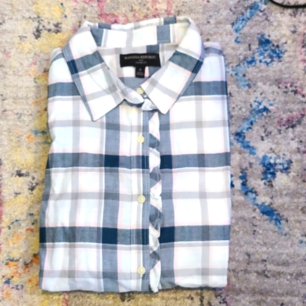 Women's Button down - Picture 2 of 3
